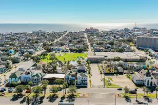 1927 Broadway St, Galveston, TX 77550 - Photo 31