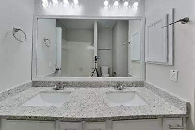 11414 Oak Lake Glen Circle, Sugar Land, TX 77498 - Photo 17