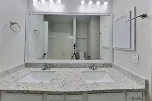11414 Oak Lake Glen Cir, Sugar Land, TX 77498 - Photo 17