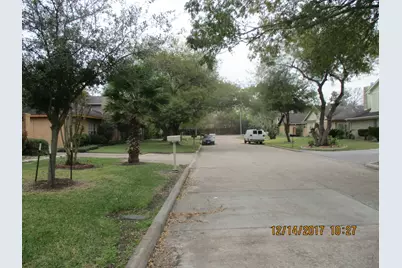 10826 Sugar Hill Drive #b, Houston, TX 77042 - Photo 9