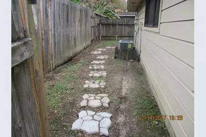 10826 Sugar Hill Drive #b, Houston, TX 77042 - Photo 13