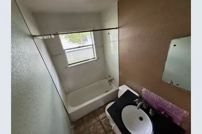 803 Chester Street, West Orange, TX 77630 - Photo 7