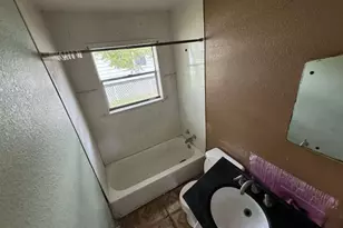 803 Chester St, West Orange, TX 77630 - Photo 7