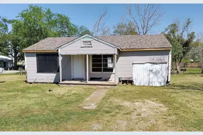 803 Chester Street, West Orange, TX 77630 - Photo 1