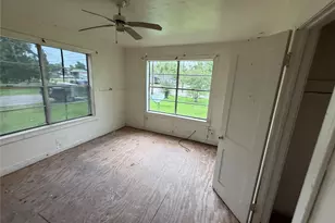 803 Chester St, West Orange, TX 77630 - Photo 5
