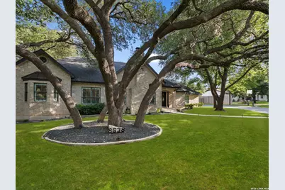 8638 Classic Oaks Ln, San Antonio, TX 78255 - Photo 3