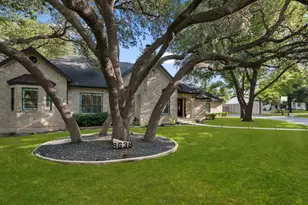 8638 Classic Oaks Ln, San Antonio, TX 78255 - Photo 3