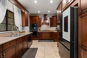 8638 Classic Oaks Ln, San Antonio, TX 78255 - Photo 17