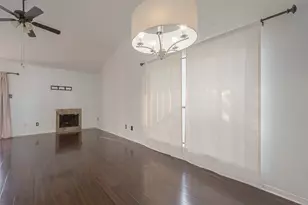 3758 Tanglewilde St, Houston, TX 77063 - Photo 9