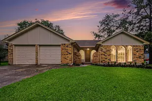 3810 Clover Dr, Alvin, TX 77511 - Photo 1