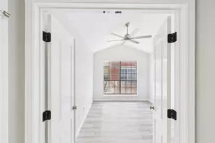 8055 Cambridge St, Houston, TX 77054 - Photo 3