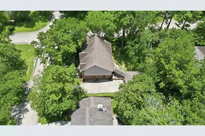 27 N Duskwood Place, The Woodlands, TX 77381 - Photo 33