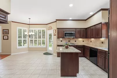 27 N Duskwood Place, The Woodlands, TX 77381 - Photo 11