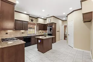 27 N Duskwood Pl, The Woodlands, TX 77381 - Photo 13