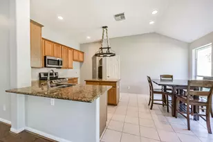 13203 Yaupon Holly Ln, Houston, TX 77044 - Photo 11