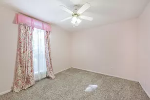 13203 Yaupon Holly Ln, Houston, TX 77044 - Photo 33