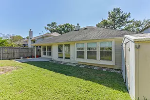 13203 Yaupon Holly Ln, Houston, TX 77044 - Photo 37