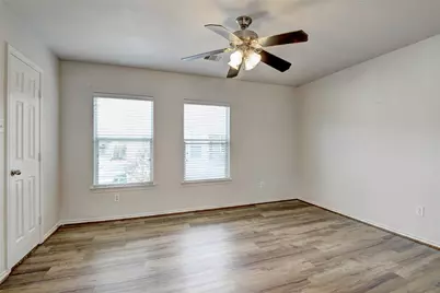 7042 Plum Creek Terrace Lane, Houston, TX 77087 - Photo 29