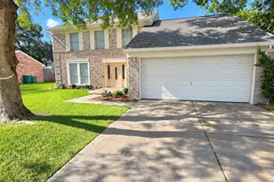2322 Colleen Dr Dr, Pearland, TX 77581 - Photo 1