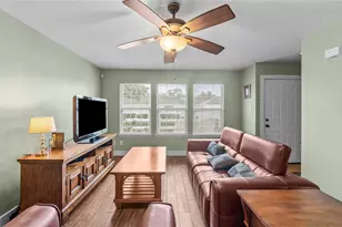 9906 Farrell Dr, Houston, TX 77070 - Photo 5