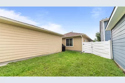 9906 Farrell Drive, Houston, TX 77070 - Photo 19