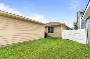 9906 Farrell Dr, Houston, TX 77070 - Photo 19