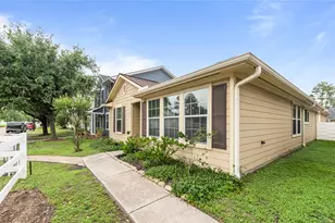 9906 Farrell Dr, Houston, TX 77070 - Photo 3