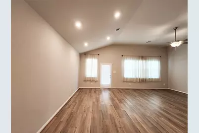 10714 Cliffs View Dr Drive, Rosharon, TX 77583 - Photo 9