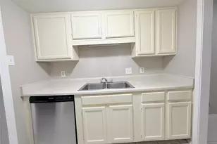 12847 Briarwest Cir, Houston, TX 77077 - Photo 9