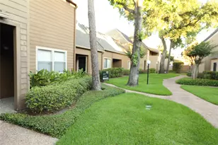 12847 Briarwest Cir, Houston, TX 77077 - Photo 3
