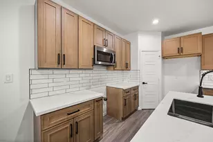 10426 Royal Oaks Dr, Houston, TX 77016 - Photo 7