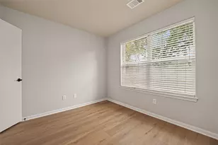16299 Hidden Deer Ln, Conroe, TX 77302 - Photo 11