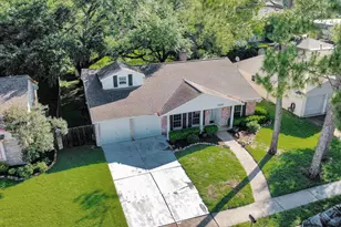 12122 Dorrance Ln, Meadows Place, TX 77477 - Photo 5