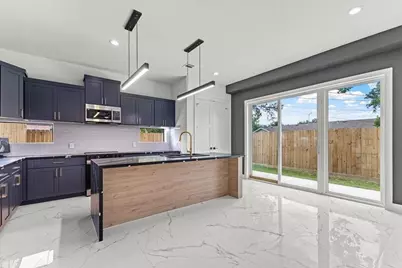 5110 Longmeadow Street #A and B, Houston, TX 77033 - Photo 9