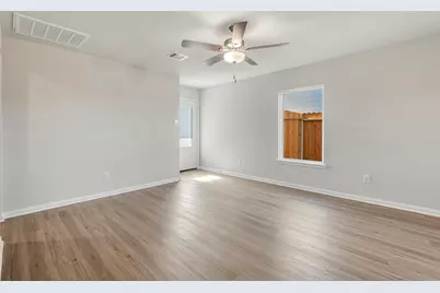 8117 Sunberry Shadow Drive, Houston, TX 77016 - Photo 3