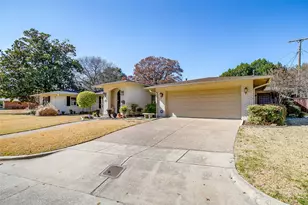 2608 Hartwood Dr, Fort Worth, TX 76109 - Photo 7