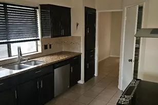 2907 Colonial Dr, Sugar Land, TX 77479 - Photo 7
