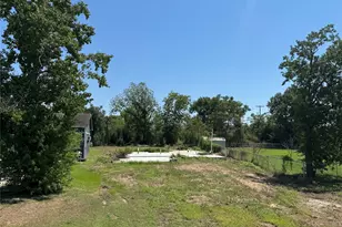 2522 16th St, Hempstead, TX 77445 - Photo 3