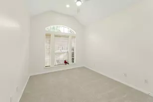 6885 Tournament Dr, Houston, TX 77069 - Photo 9