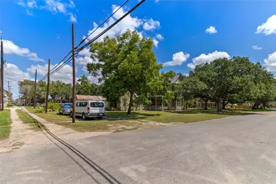 2420 Avenue H, Bay City, TX 77414 - Photo 41