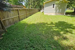 10037 Lazy Oaks Dr, Conroe, TX 77306 - Photo 5