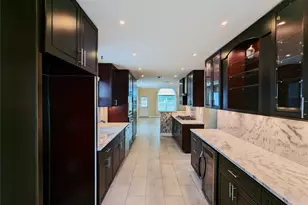 8815 Lyndonnille Falls Ln, Houston, TX 77078 - Photo 9