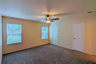 8815 Lyndonnille Falls Ln, Houston, TX 77078 - Photo 11