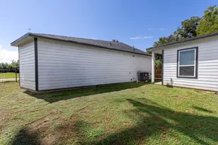 2719 Milwaukee St, Houston, TX 77026 - Photo 3