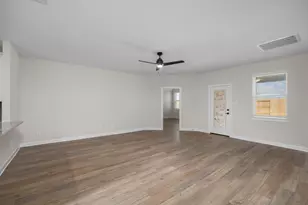 3210 Banyan Dr, Texas City, TX 77510 - Photo 3