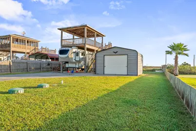 1112 Mabry Street, Gilchrist, TX 77617 - Photo 9
