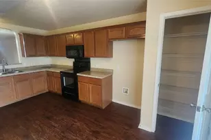 708 Eagles Glen, Schertz, TX 78108 - Photo 3