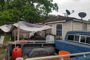1407 Amundsen St, Houston, TX 77009 - Photo 3