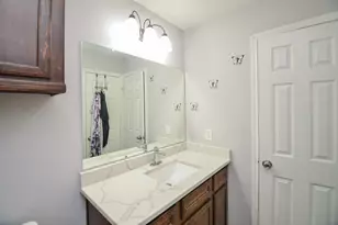 5615 Barton St, Houston, TX 77028 - Photo 15