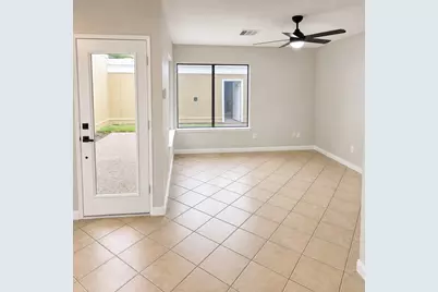 6106 W Airport Boulevard #18, Houston, TX 77035 - Photo 11